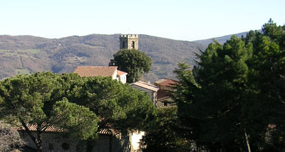 Castelnuovo di Val di Cecina in Toscana ed i suoi centri commerciali naturali