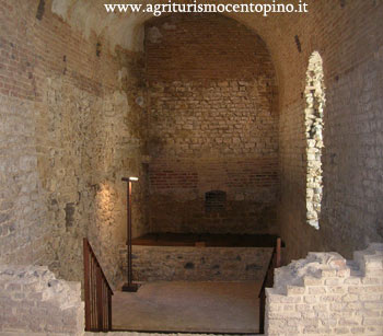 Immagine interna mostra una delle due grandi stanze che sono state ristrutturate allinterno della Rocca